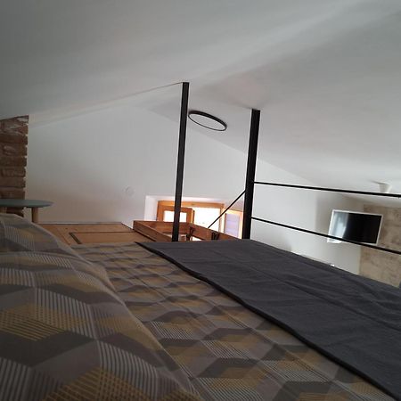Jardin Kapetanova Kuca Apartman Veli Iž Kültér fotó