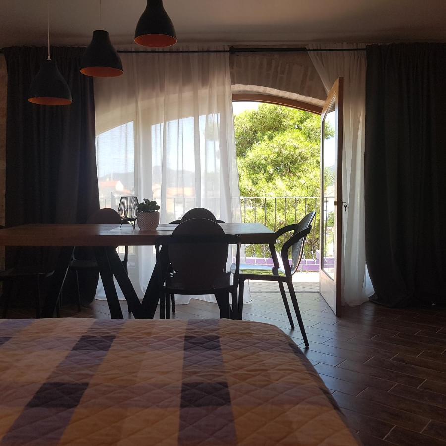 Jardin Kapetanova Kuca Apartman Veli Iž Kültér fotó