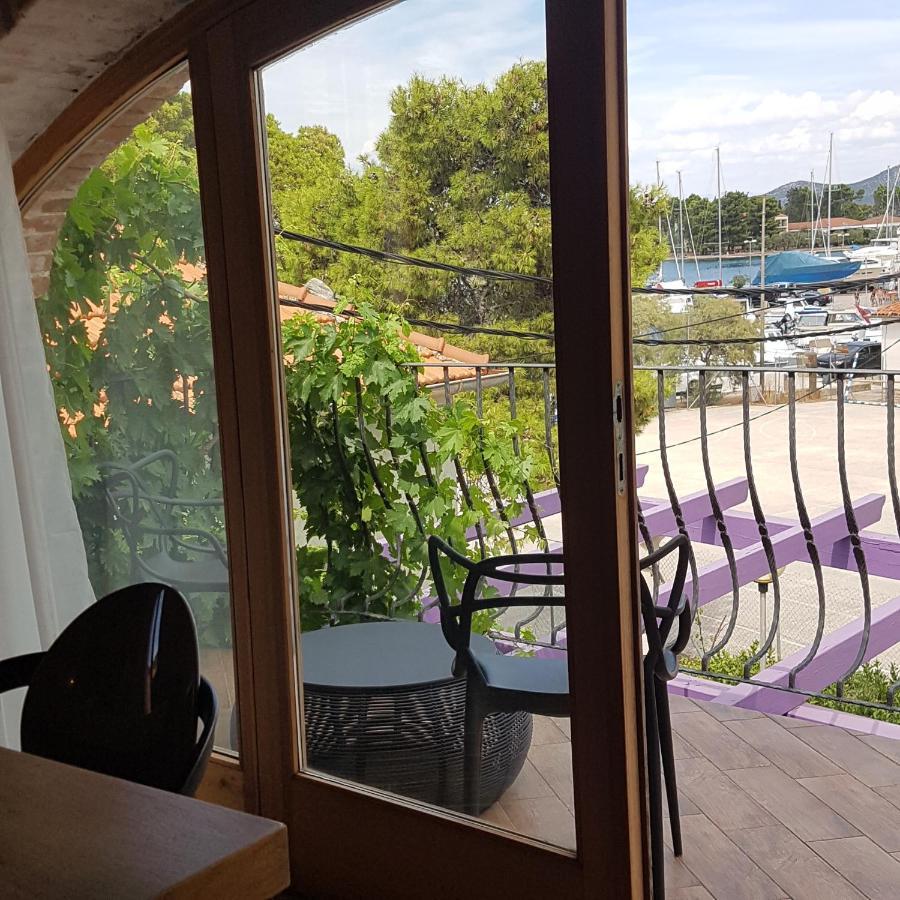 Jardin Kapetanova Kuca Apartman Veli Iž Kültér fotó