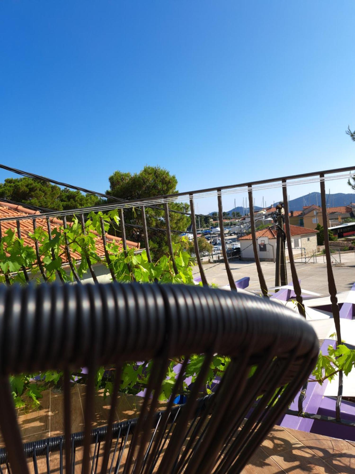 Jardin Kapetanova Kuca Apartman Veli Iž Kültér fotó